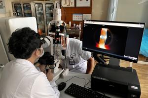 Kanghua Digital Slit Lamp Installation