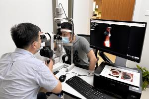 Kanghua Digital Slit Lamp Installation