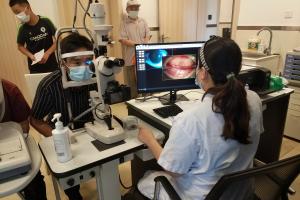 Kanghua Digital Slit Lamp Installation