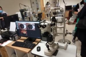Kanghua Digital Slit Lamp Installation