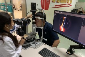 Kanghua Digital Slit Lamp Installation